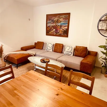 Ruzmarino - & Private Parking Пула