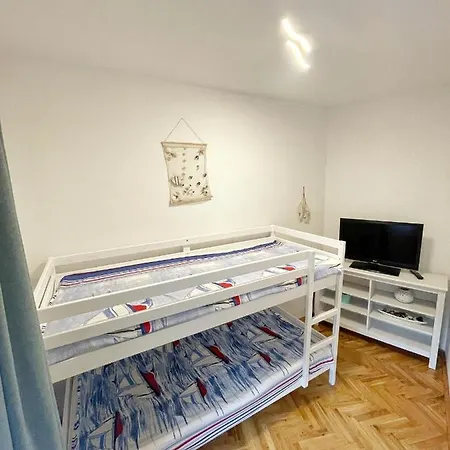 Apartment Ruzmarino - Central & Private Parking *
